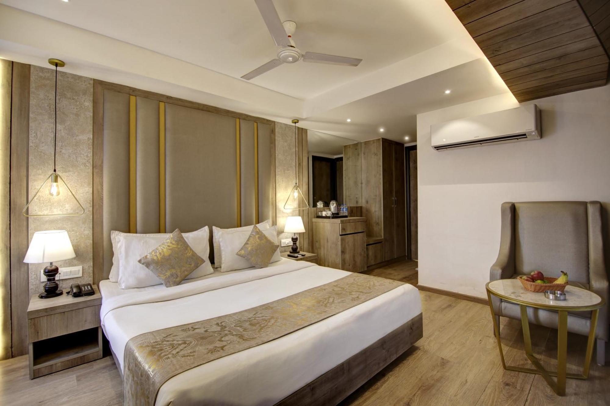 Hotel Town Grand Patel Nagar New Delhi Eksteriør billede